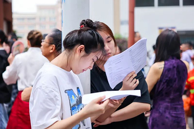 开考了!直击泸州2025高考首日现场(图9) 9.jpg