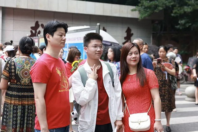 开考了!直击泸州2025高考首日现场(图12) 12.jpg