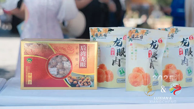 泸县“雨坛彩龙”打卡云南丽江,还 “圈”了不少粉儿!(图4) 4.jpg