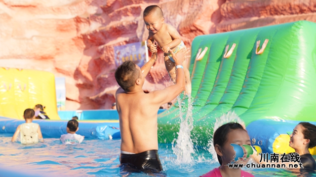 纳溪:“啤酒+”点燃夏夜激情 激发“冰爽”消费活力(图2) 啤酒2.jpg