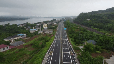 泸州这条公路昨日通车试运行,泸宜渝互联互通更进一步(图1) 1.gif
