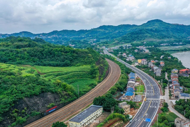 泸州这条公路昨日通车试运行,泸宜渝互联互通更进一步(图3) 3.jpg