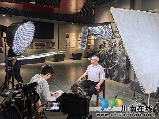 中央电视台《国家记忆》摄制组赴泸州拍摄中国抗战名镇蓝田(图2) 图片2.jpg