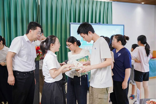 四川省健康管理协会“心理助航 四川健康”助力休学儿童家庭公益活动——“静待花开”青少年心理健康护航活动——少年长常乐(图14) 10013.jpg