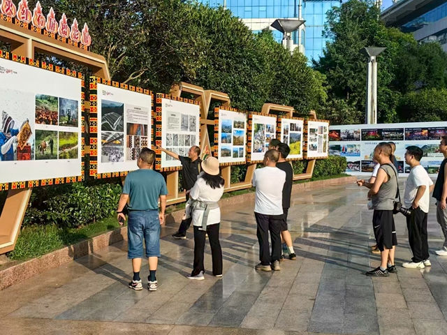 协会动态 | 影像驻村连载——走进“远古神奇 火红石屏”(图4) 4.jpg