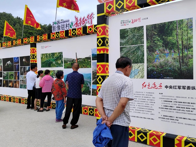 协会动态 | 影像驻村连载——走进“远古神奇 火红石屏”(图9) 9.jpg
