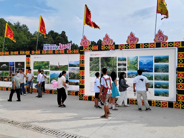 协会动态 | 影像驻村连载——走进“远古神奇 火红石屏”(图7) 7.jpg