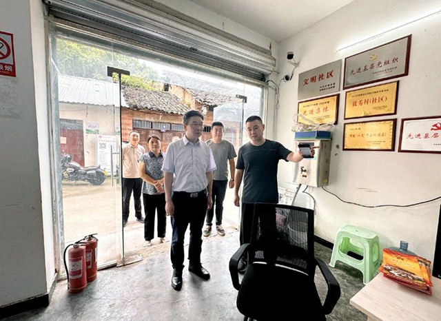 民建泸州市委会主委彭兵率队调研乡村振兴联系点(图2) 兵2.jpg