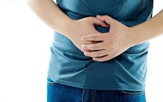 反复腹痛，竟是患了癌中之王，这些信号要警惕！