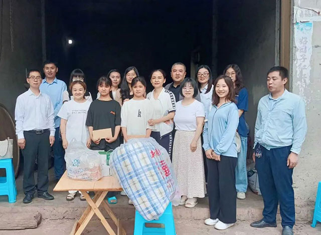 用爱心浇灌的两对连体“姐妹花”,长大后选择“医”路追随~(图20) 20.jpg