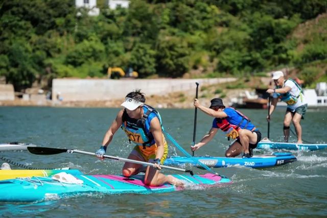 “流量”变“留量”!宜宾市首届桨板公开赛太燃了(图2) 2.jpg