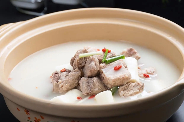 【扩散】骨折后要喝骨头汤补钙,大错!(图1) 骨头1.jpg