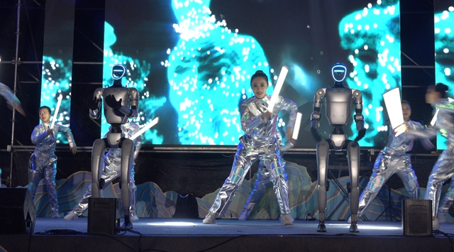 古蔺县2025年第十四届黄荆老林英雄会启幕 文旅融合绘就“烟火”黄荆(图5) 5.jpg