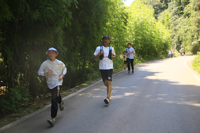 古蔺县2025年第十四届黄荆老林英雄会启幕 文旅融合绘就“烟火”黄荆(图2) 2.jpg