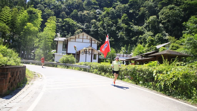 古蔺县2025年第十四届黄荆老林英雄会启幕 文旅融合绘就“烟火”黄荆(图3) 3.jpg