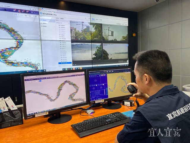 水位低于同期4.5米!长江叙泸段遭遇罕见“枯洪急转”现象(图1) 江1.jpg