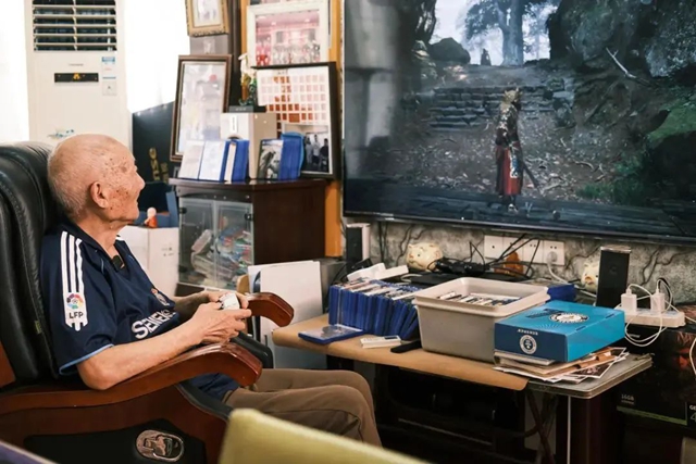 国内唯一|泸州90岁爷爷靠打游戏拿下吉尼斯纪录(图2) 杨2.jpg