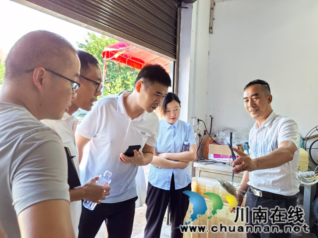走访组在泸县玄滩镇泸县海牧种养殖专业合作社开展调研.jpg