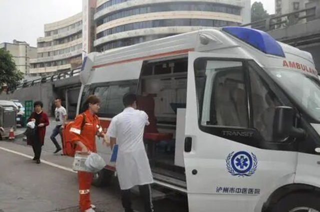 泸州首个中医方向专家工作站建立,就在→(图2) 医2.jpg