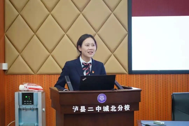 师者如光 | 张玉梅:以信为舟 做孩子成长的指路星(图2) 玉2.jpg