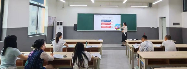 师者如光 | 张荣燕:十二载躬耕育桃李 一片丹心润芳华(图6) 6.jpg