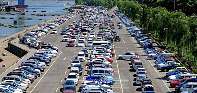 昨晚起,泸州滨江路飞机坝停车场恢复开放(图1) 11.jpg