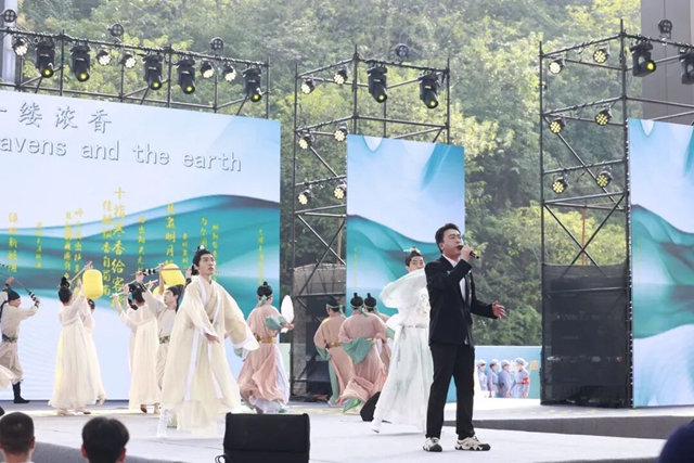 酒城工韵·地标之声:2025泸州职工原创歌曲音乐会热情上演(图2) 2.jpg