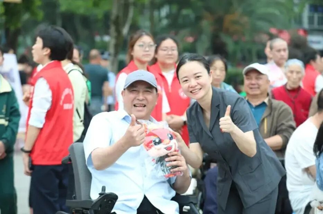 月圆中秋，龙马潭区法院长开区法庭把“守护”藏进每一份团圆里