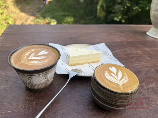 草地上“长”满了人!江阳开启全城日光浴模式(图6) 6.jpg