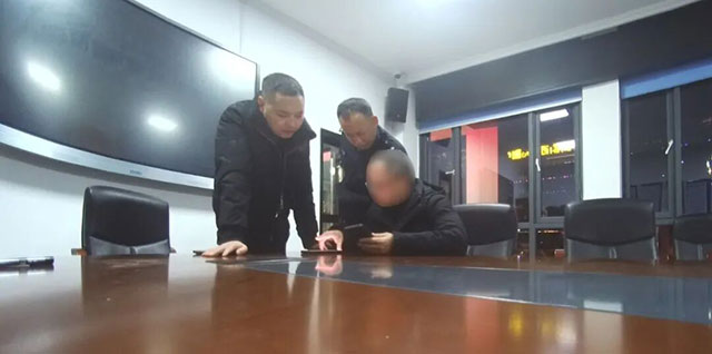 老板,称一斤黄金!店员:很“担心”为您服务,报警了……(图5) 5.jpg