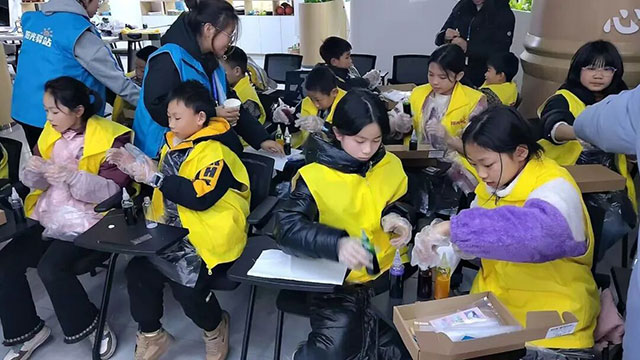 泸州阳光驿站:以爱伴童年 温暖护成长(图4) 4.jpg