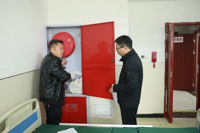 副县长施崇亮到合江县中医医院开展安全生产巡查工作(图3) 施3.jpg