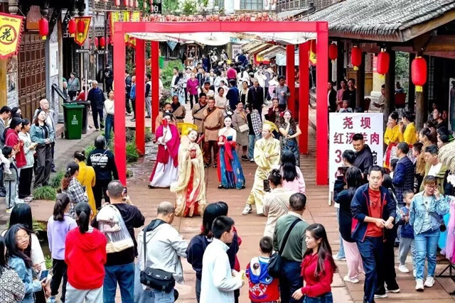 六大场景、数十项活动,泸州要你“马”上开怀!(图6) 6.jpg