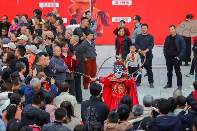 年味拉满!泸州这些地方开启人从众模式,速速“马”住打卡(图5) 5.jpg