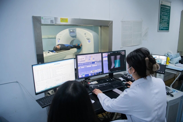 西南医大附院:通力配合,全力应对节后“看病潮”!(图12) 12.jpg