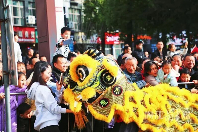 万人空巷!隆昌腾起了13条“金龙”!(图5) 5.jpg