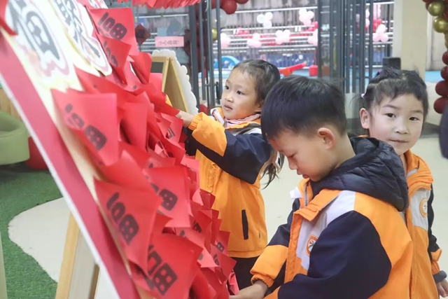 “马” 力全开!开学首日,泸州校园元气满格!(图6) 6.jpg