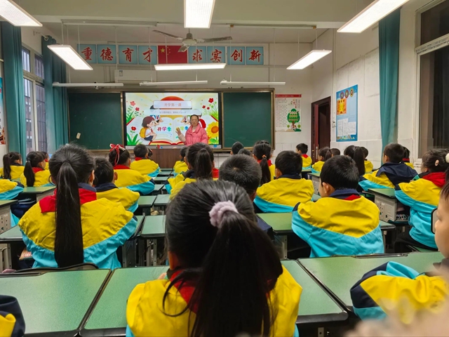 “马” 力全开!开学首日,泸州校园元气满格!(图33) 33.jpg