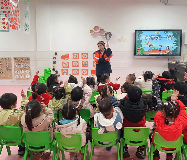 “马” 力全开!开学首日,泸州校园元气满格!(图39) 39.jpg