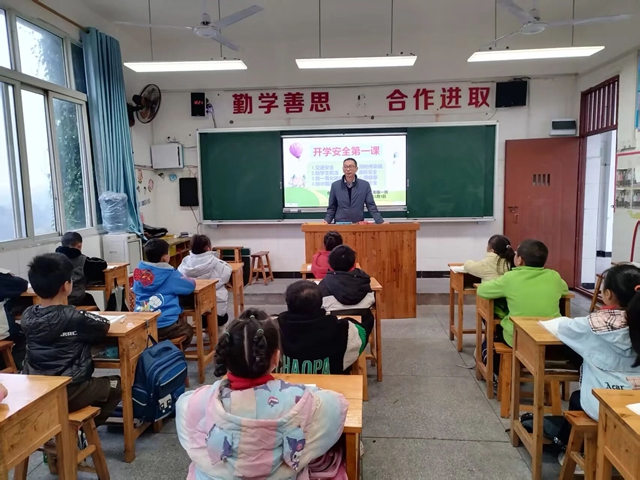 “马” 力全开!开学首日,泸州校园元气满格!(图46) 46.jpg