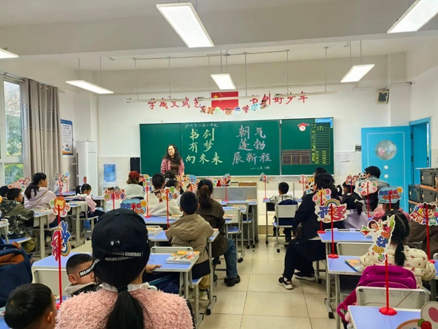 “马” 力全开!开学首日,泸州校园元气满格!(图56) 56.jpg