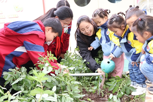 植绿、护绿、爱绿 | 泸州市教育体育系统植树节主题活动(图13) 13.jpg
