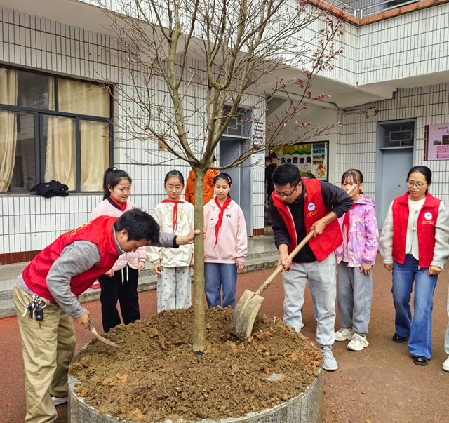 植绿、护绿、爱绿 | 泸州市教育体育系统植树节主题活动(图15) 15.jpg