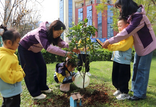 植绿、护绿、爱绿 | 泸州市教育体育系统植树节主题活动(图18) 18.jpg