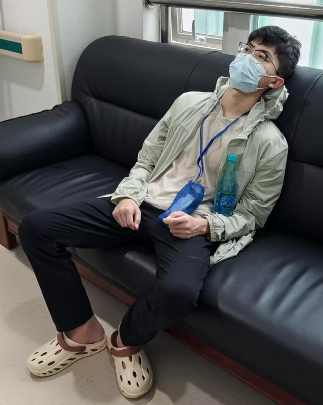 “作息不规律,饥一顿饱一顿”,23岁博士研究生,确诊胃癌晚期(图2) 2.jpg