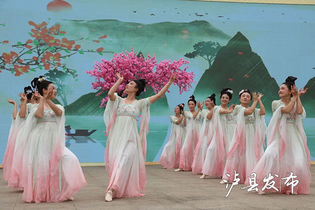 看龙舞、摸龙须、剃龙头!泸县龙抬头现场挤爆了(图15) 15.jpg