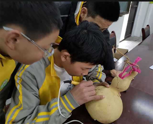 泸县牛滩镇玉峰学校:乡土育人的“葫芦密码”(图5) 5.jpg