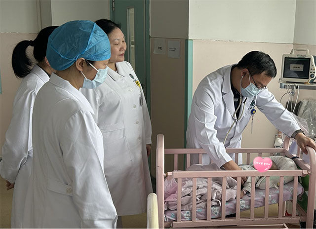 “小茄子”爸爸妈妈揪着的心终于放下了!(图1) 1.jpg