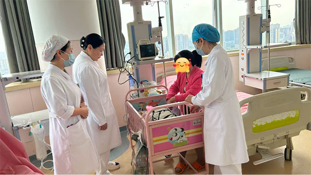 “小茄子”爸爸妈妈揪着的心终于放下了!(图2) 2.jpg