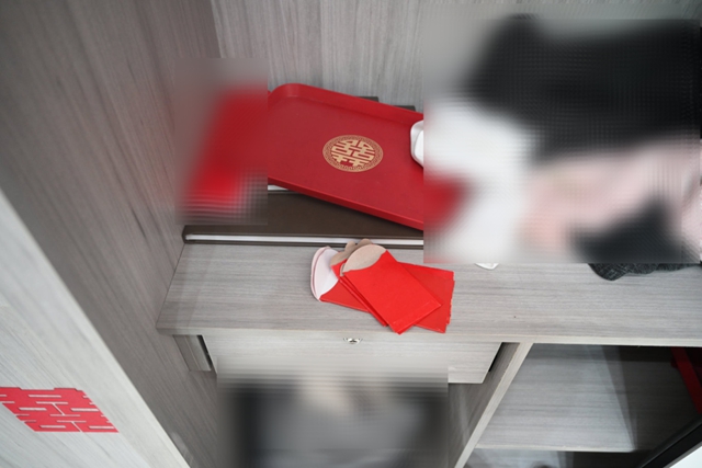 嫌疑人翻进二楼婚房……警犬破案!(图1) 1.jpg